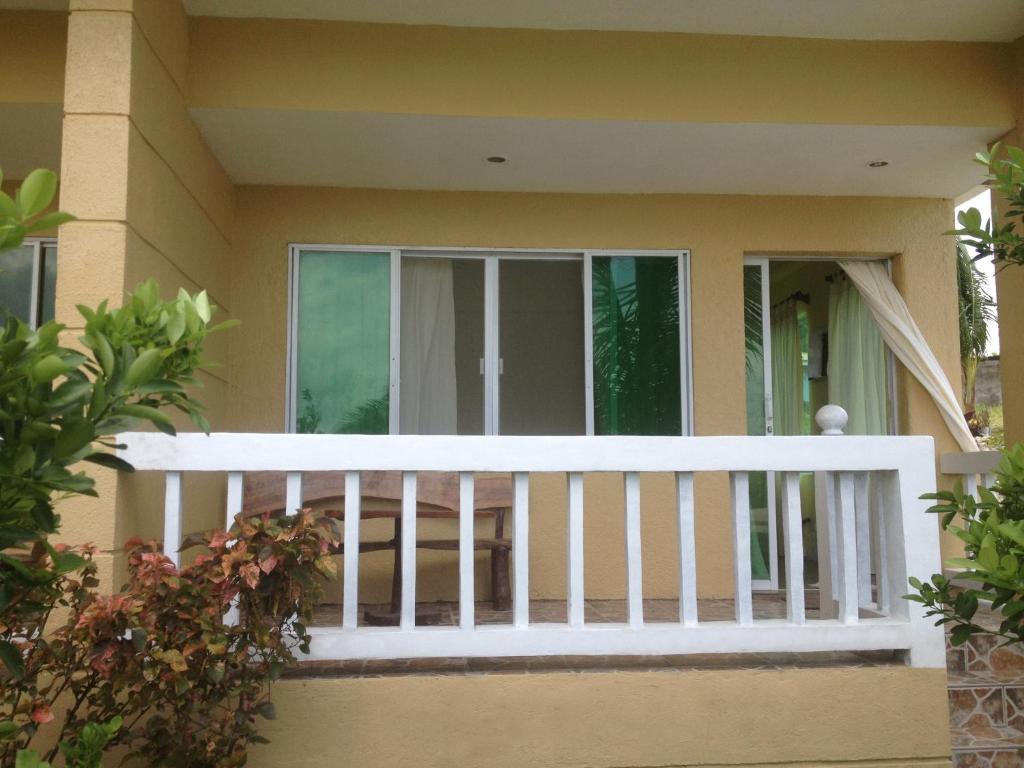 Moalboal Beach Resort Alcantara  Quarto foto